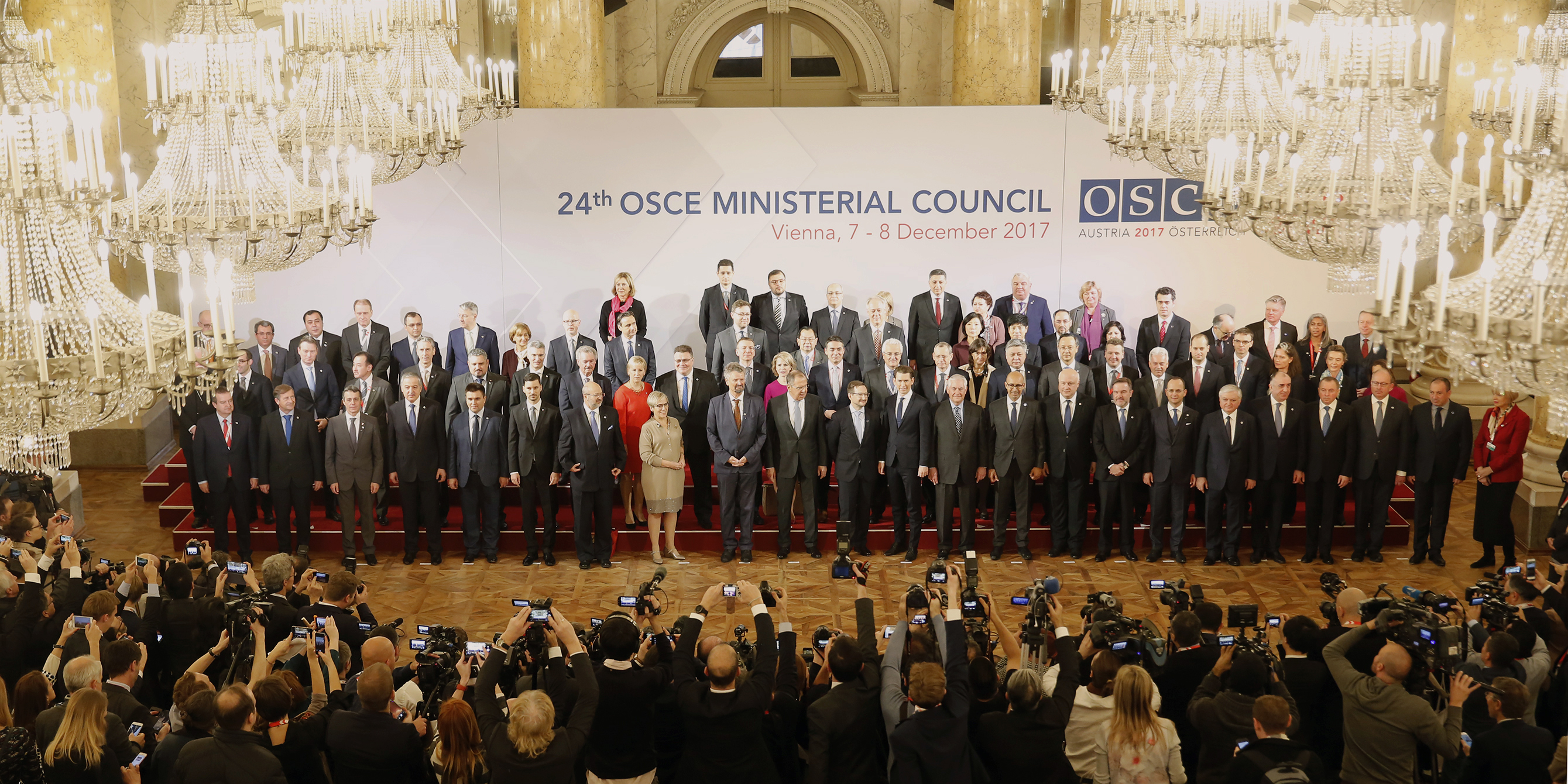 OSCE Foreign Ministers and Heads of Delegations pose for a family photo at the 24th Ministerial Council in Vienna, 7 December 2017.