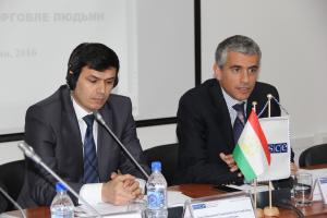Jonibek Kholikzoda, Secretary of Inter-Ministerial Commission for Combating Trafficking in Persons (l) and Fabio Piana, Deputy Head of the OSCE Office in Tajikistan (r), speaking at a high-level dialogue on countering trafficking in human beings, Dushanbe, 24 May 2016.  (OSCE/Munira Shoinbekova)