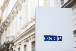 Sign at the entrance to the OSCE Secretariat, Vienna. (OSCE)