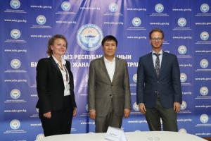 Almazbek Beishenaliev, Kyrgyz Minister of Education and Science met with OSCE project team and the OSCE Academy to discuss the implementation of the Memorandum of Understanding.  (Kyrgyz Ministry of Education and Science)