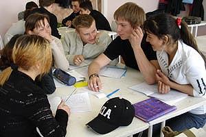 A conflict resolution class in Gvardeiskoye, Crimea, sponsored by the Integration and Development Centre for Information and Research (IDC) from Crimea, Ukraine. IDC is the 2009 winner of the Max van der Stoel Award. (OSCE/Oleg Smironov)