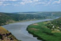 L’Ucraina e la Moldova non sono unite soltanto da frontiere comuni e da una lunga storia di relazioni amichevoli ma anche dal bacino del fiume Dnestr, le cui acque sono fonte di sussistenza per oltre dieci milioni di persone nei due paesi.