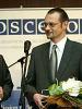 Vojvodina provincial Ombudsman Petar Teofilovic (right) receives the OSCE Mission to Serbia award as Person of the Year in the rule of law and human rights field from Head of Mission, Ambassador Hans Ola Urstad, Belgrade, 13 December 2006. (OSCE)