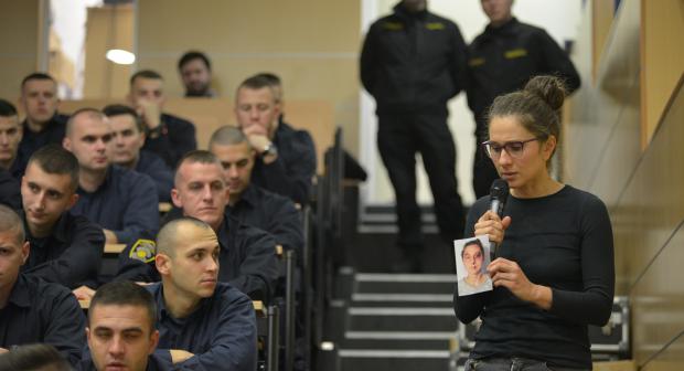 Between 12 and 15 December 2022, the OSCE’s Transnational Threats Department facilitated a training course on gender-responsive policing of violence against women and girls for 295 police cadets at the Sarajevo Police Academy (33 women and 262 men).