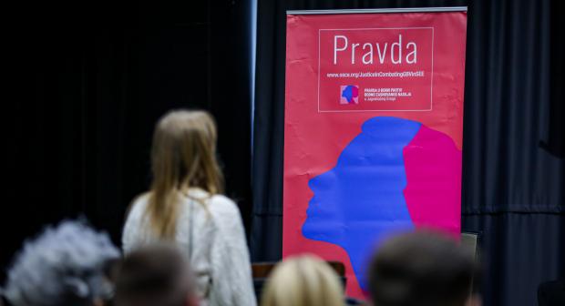 Фоча, 13. октобар 2025. године – Предани професионалци из полиције, правосуђа, служби социјалног рада, као и психолози и представници цивилног друштва придружили су се Мисији ОЕБС-а у БиХ на радионици о превенцији и одговору на насиље у породици.

