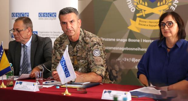 SARAJEVO - A presentation of the Code of Conduct on the Use of Social Media for Inspectors of the Ministry of Defence of Bosnia and Herzegovina and the Armed Forces of BiH marked the first step in promoting and implementing the new regulation. 